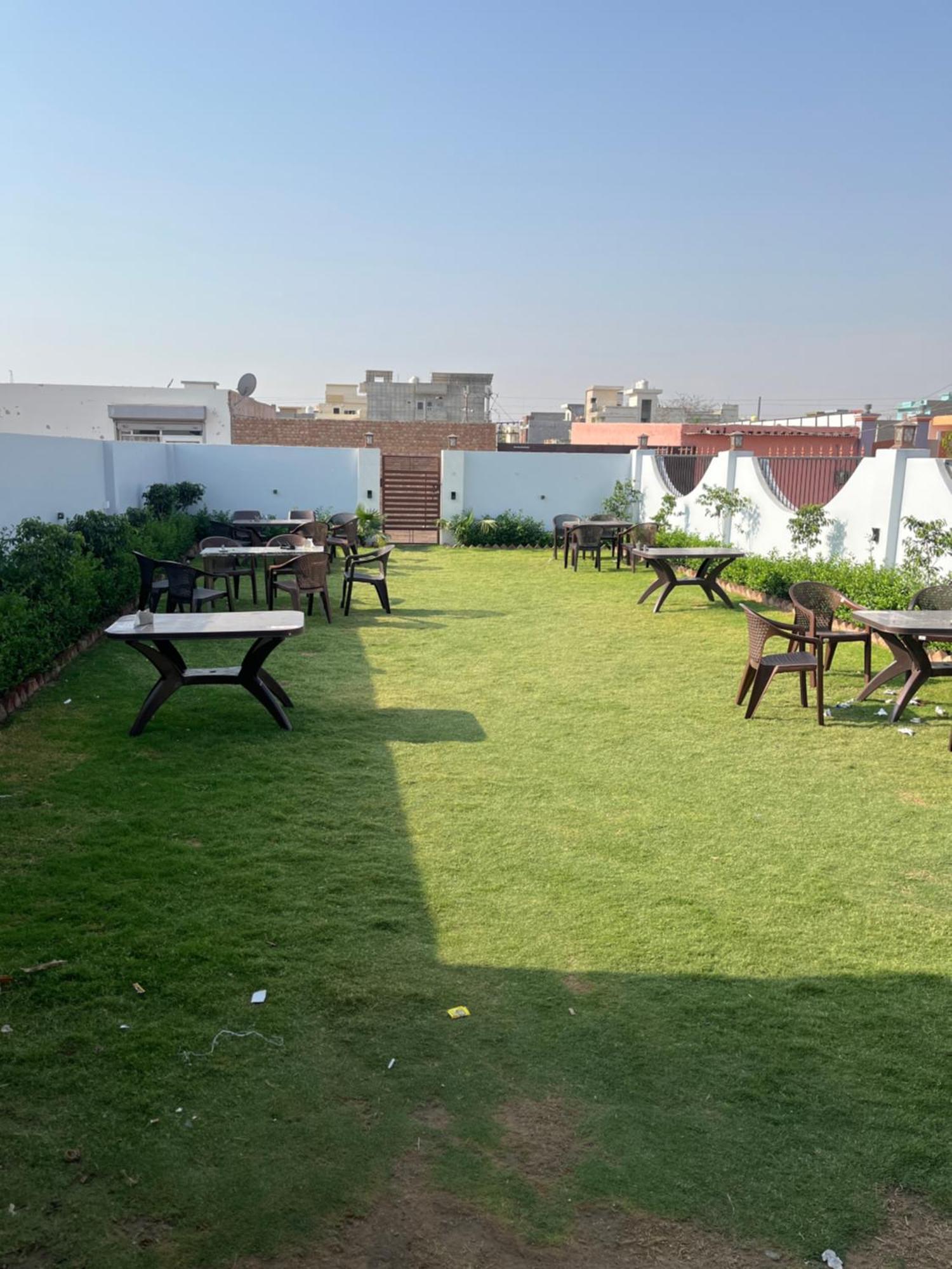 Hotel Ap Suratgarh Kültér fotó
